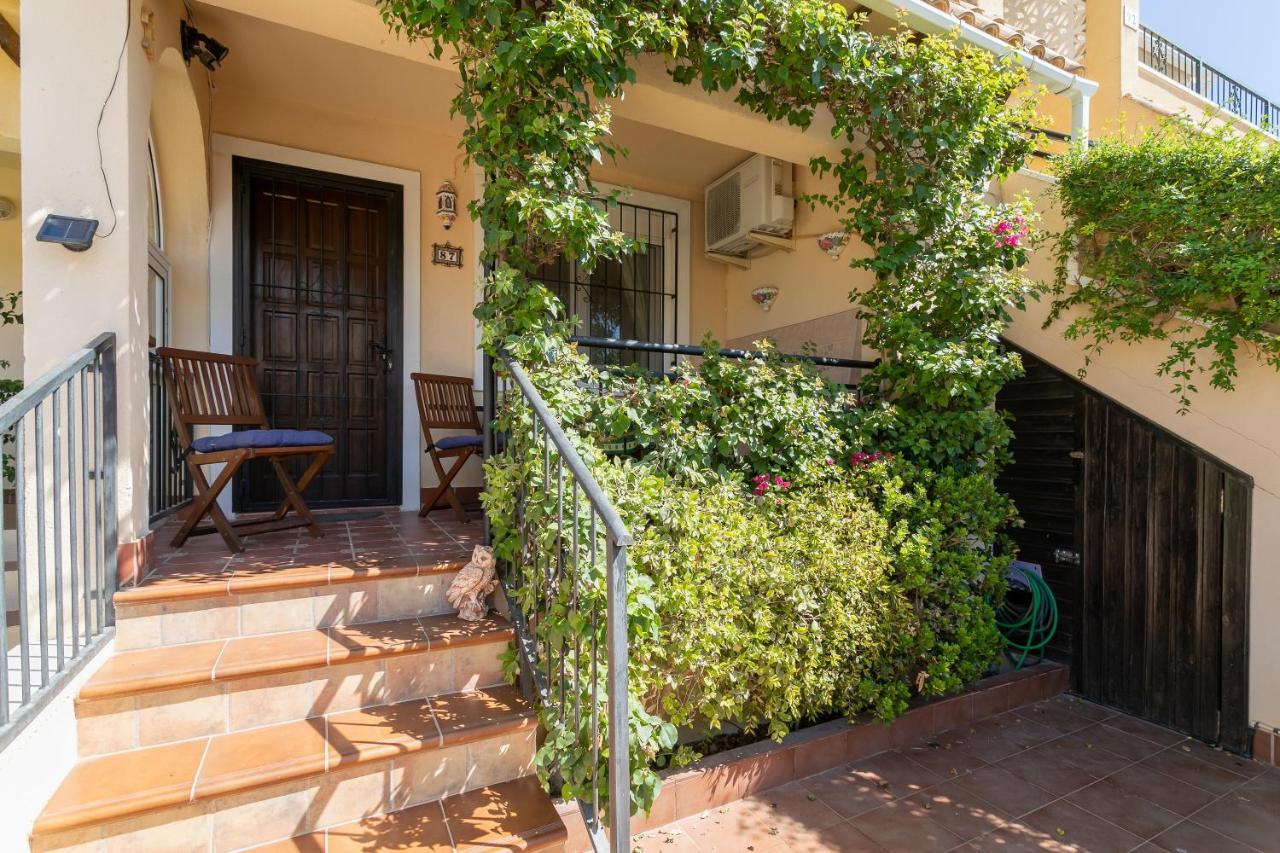 Heads 2 Holiday Homes Apartment Villamartin  Exterior photo