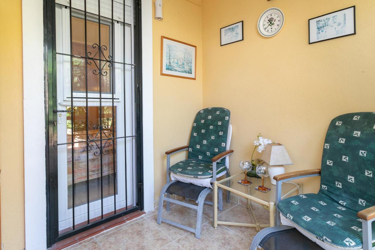 Heads 2 Holiday Homes Apartment Villamartin  Exterior photo